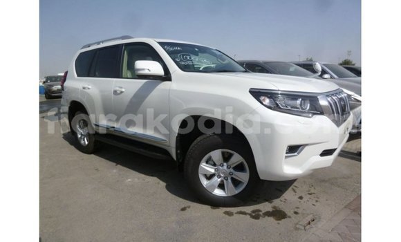 Acheter Import Voiture Toyota Prado Blanc à Import - Dubai, Diana Acheter Import Voiture Toyota Prado Blanc à Import - Dubai, Diana