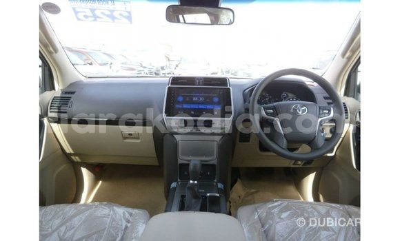 Acheter Import Voiture Toyota Prado Blanc à Import - Dubai, Diana Acheter Import Voiture Toyota Prado Blanc à Import - Dubai, Diana