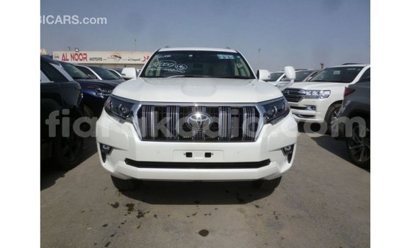 Acheter Import Voiture Toyota Prado Blanc à Import - Dubai, Diana Acheter Import Voiture Toyota Prado Blanc à Import - Dubai, Diana
