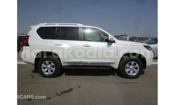 Acheter Import Voiture Toyota Prado Blanc à Import - Dubai, Diana Acheter Import Voiture Toyota Prado Blanc à Import - Dubai, Diana