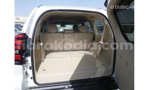 Acheter Import Voiture Toyota Prado Blanc à Import - Dubai, Diana Acheter Import Voiture Toyota Prado Blanc à Import - Dubai, Diana