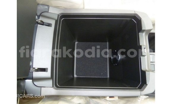 Hividy Toyota Prado fotsy Car in Import - Dubai in Diana Hividy Toyota Prado fotsy Car in Import - Dubai in Diana