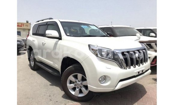 Acheter Import Voiture Toyota Prado Blanc à Import - Dubai, Diana Acheter Import Voiture Toyota Prado Blanc à Import - Dubai, Diana