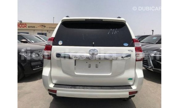 Acheter Import Voiture Toyota Prado Blanc à Import - Dubai, Diana Acheter Import Voiture Toyota Prado Blanc à Import - Dubai, Diana