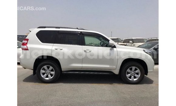 Acheter Import Voiture Toyota Prado Blanc à Import - Dubai, Diana Acheter Import Voiture Toyota Prado Blanc à Import - Dubai, Diana