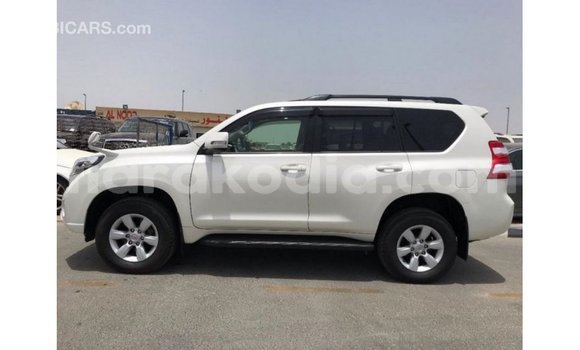 Acheter Import Voiture Toyota Prado Blanc à Import - Dubai, Diana Acheter Import Voiture Toyota Prado Blanc à Import - Dubai, Diana