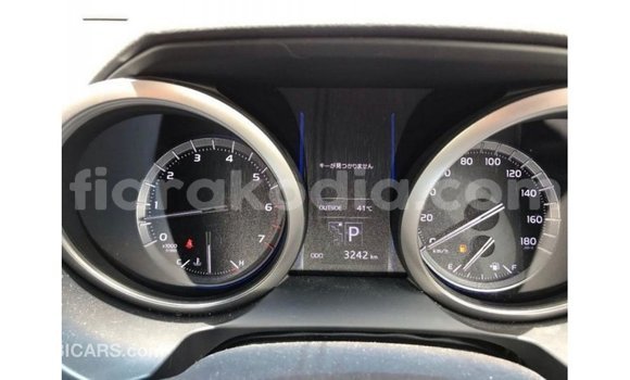 Acheter Import Voiture Toyota Prado Blanc à Import - Dubai, Diana Acheter Import Voiture Toyota Prado Blanc à Import - Dubai, Diana