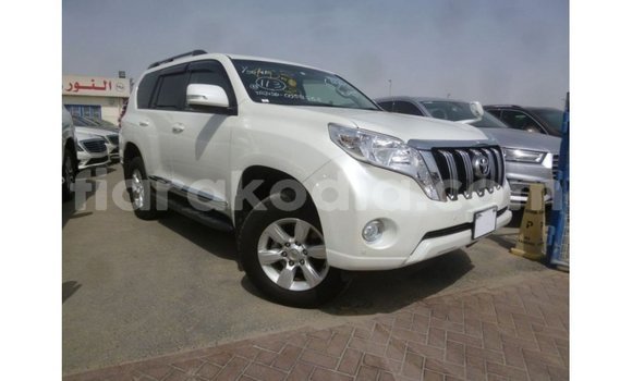 Acheter Import Voiture Toyota Prado Blanc à Import - Dubai, Diana Acheter Import Voiture Toyota Prado Blanc à Import - Dubai, Diana