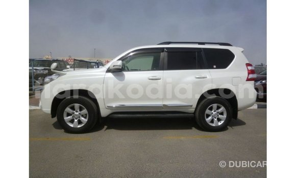 Acheter Import Voiture Toyota Prado Blanc à Import - Dubai, Diana Acheter Import Voiture Toyota Prado Blanc à Import - Dubai, Diana