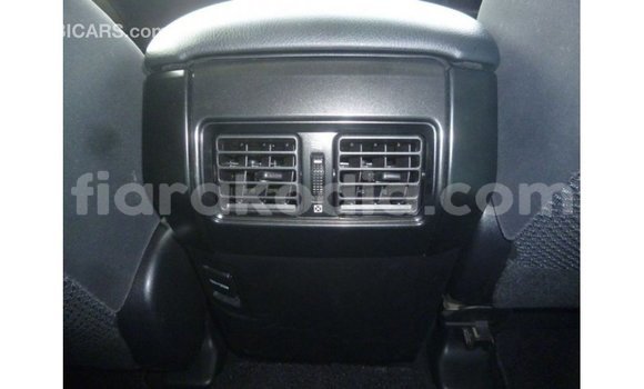 Acheter Import Voiture Toyota Prado Blanc à Import - Dubai, Diana Acheter Import Voiture Toyota Prado Blanc à Import - Dubai, Diana