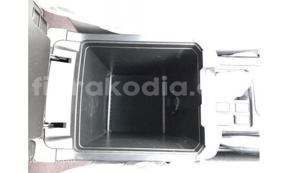 Acheter Import Voiture Toyota Prado Noir à Import - Dubai, Diana Acheter Import Voiture Toyota Prado Noir à Import - Dubai, Diana