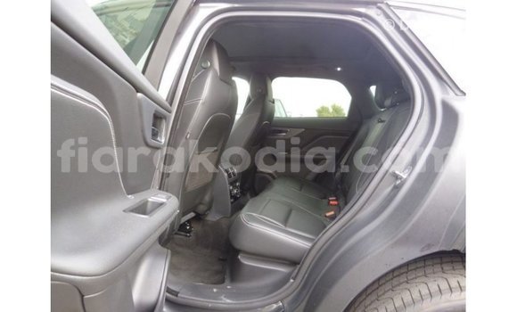 Acheter Import Voiture Jaguar F-Type Noir à Import - Dubai, Diana Acheter Import Voiture Jaguar F-Type Noir à Import - Dubai, Diana