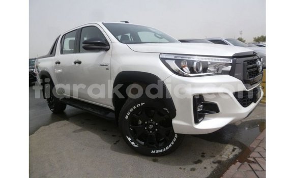 Acheter Import Voiture Toyota Hilux Blanc à Import - Dubai, Diana Acheter Import Voiture Toyota Hilux Blanc à Import - Dubai, Diana