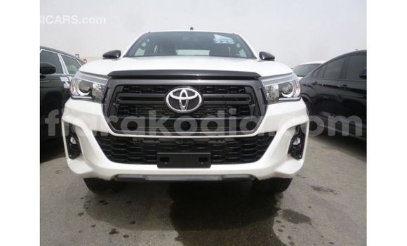 Acheter Import Voiture Toyota Hilux Blanc à Import - Dubai, Diana Acheter Import Voiture Toyota Hilux Blanc à Import - Dubai, Diana