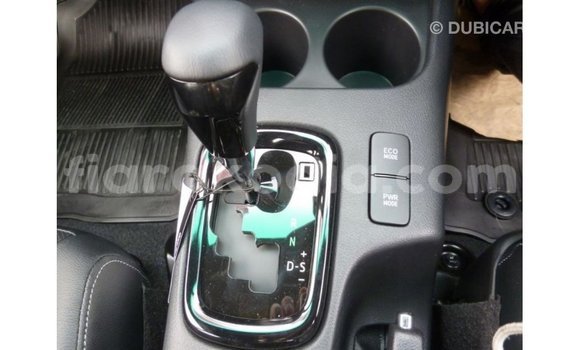 Acheter Import Voiture Toyota Hilux Blanc à Import - Dubai, Diana Acheter Import Voiture Toyota Hilux Blanc à Import - Dubai, Diana