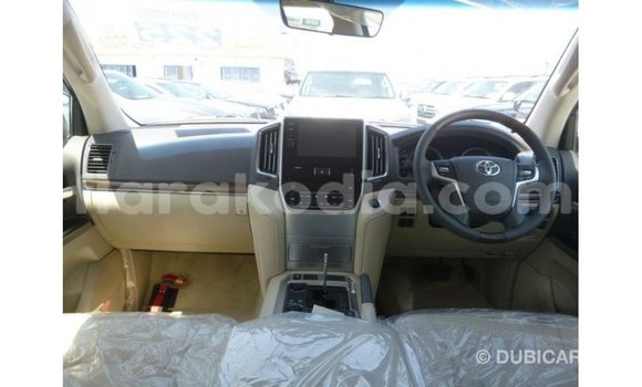 Hividy Toyota Land Cruiser fotsy Car in Import - Dubai in Diana Hividy Toyota Land Cruiser fotsy Car in Import - Dubai in Diana