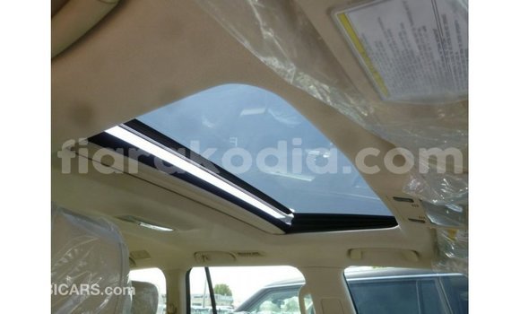 Hividy Toyota Land Cruiser fotsy Car in Import - Dubai in Diana Hividy Toyota Land Cruiser fotsy Car in Import - Dubai in Diana