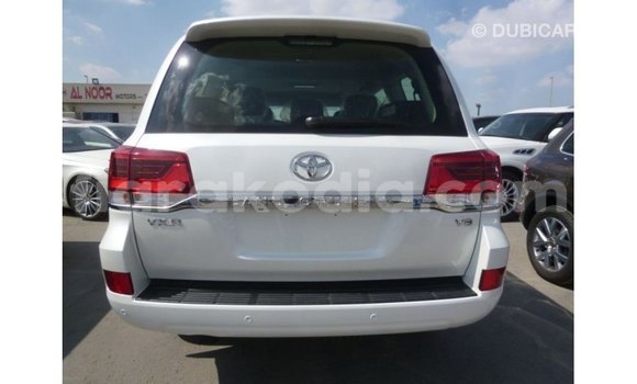 Acheter Import Voiture Toyota Land Cruiser Blanc à Import - Dubai, Diana Acheter Import Voiture Toyota Land Cruiser Blanc à Import - Dubai, Diana