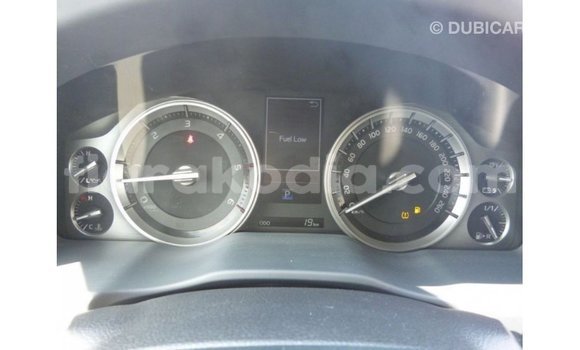 Acheter Import Voiture Toyota Land Cruiser Blanc à Import - Dubai, Diana Acheter Import Voiture Toyota Land Cruiser Blanc à Import - Dubai, Diana