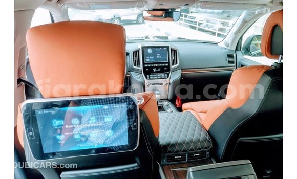 Acheter Import Voiture Toyota Land Cruiser Noir à Import - Dubai, Diana Acheter Import Voiture Toyota Land Cruiser Noir à Import - Dubai, Diana