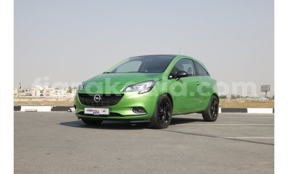 Acheter Import Voiture Opel Corsa Vert à Import - Dubai, Diana