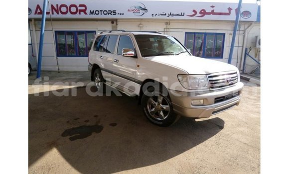 Acheter Import Voiture Toyota Land Cruiser Blanc à Import - Dubai, Diana Acheter Import Voiture Toyota Land Cruiser Blanc à Import - Dubai, Diana