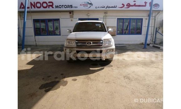 Acheter Import Voiture Toyota Land Cruiser Blanc à Import - Dubai, Diana Acheter Import Voiture Toyota Land Cruiser Blanc à Import - Dubai, Diana