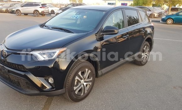 Acheter Import Utilitaire Toyota HiAce Noir à Import - Dubai, Diana