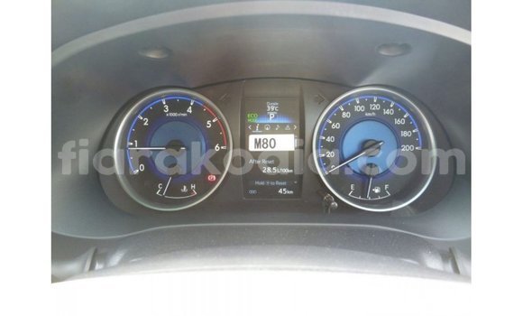 Acheter Import Voiture Toyota Hilux Noir à Import - Dubai, Diana Acheter Import Voiture Toyota Hilux Noir à Import - Dubai, Diana