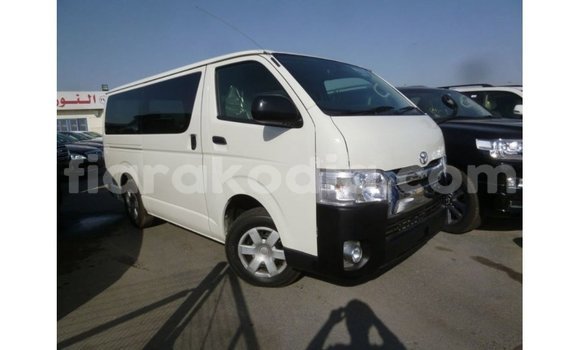 Acheter Import Voiture Toyota Hiace Blanc à Import - Dubai, Diana Acheter Import Voiture Toyota Hiace Blanc à Import - Dubai, Diana