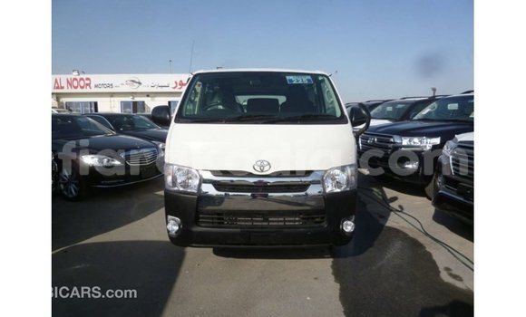Acheter Import Voiture Toyota Hiace Blanc à Import - Dubai, Diana Acheter Import Voiture Toyota Hiace Blanc à Import - Dubai, Diana