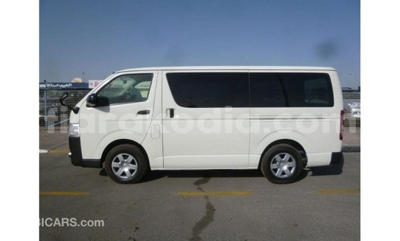 Acheter Import Voiture Toyota Hiace Blanc à Import - Dubai, Diana Acheter Import Voiture Toyota Hiace Blanc à Import - Dubai, Diana