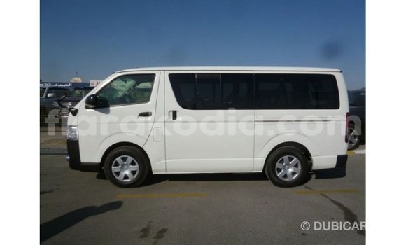 Acheter Import Voiture Toyota Hiace Blanc à Import - Dubai, Diana Acheter Import Voiture Toyota Hiace Blanc à Import - Dubai, Diana