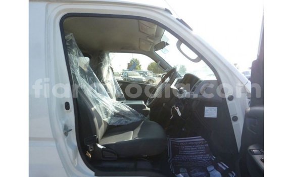 Acheter Import Voiture Toyota Hiace Blanc à Import - Dubai, Diana Acheter Import Voiture Toyota Hiace Blanc à Import - Dubai, Diana
