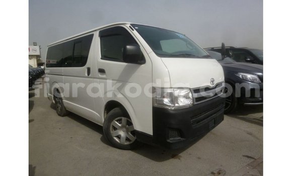Acheter Import Voiture Toyota Hiace Blanc à Import - Dubai, Diana Acheter Import Voiture Toyota Hiace Blanc à Import - Dubai, Diana