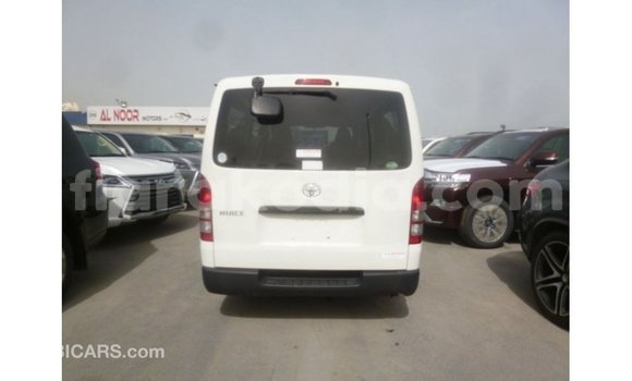 Acheter Import Voiture Toyota Hiace Blanc à Import - Dubai, Diana Acheter Import Voiture Toyota Hiace Blanc à Import - Dubai, Diana