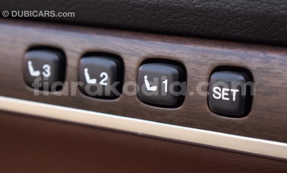 Acheter Import Voiture Toyota Land Cruiser Noir à Import - Dubai, Diana Acheter Import Voiture Toyota Land Cruiser Noir à Import - Dubai, Diana