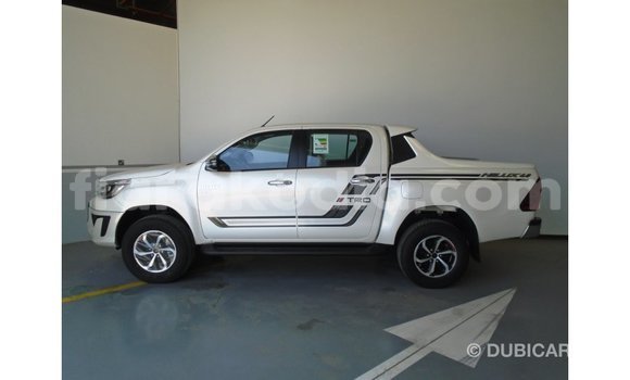 Acheter Import Voiture Toyota Hilux Blanc à Import - Dubai, Diana Acheter Import Voiture Toyota Hilux Blanc à Import - Dubai, Diana