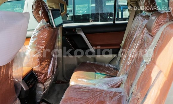 Acheter Import Voiture Toyota Prado Rouge à Import - Dubai, Diana Acheter Import Voiture Toyota Prado Rouge à Import - Dubai, Diana