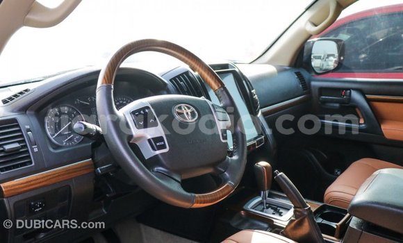 Hividy Toyota Land Cruiser fotsy Car in Import - Dubai in Diana Hividy Toyota Land Cruiser fotsy Car in Import - Dubai in Diana