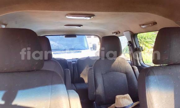 Hividy Hyundai Starex Blue Car in Andevoranto in Toamasina Hividy Hyundai Starex Blue Car in Andevoranto in Toamasina