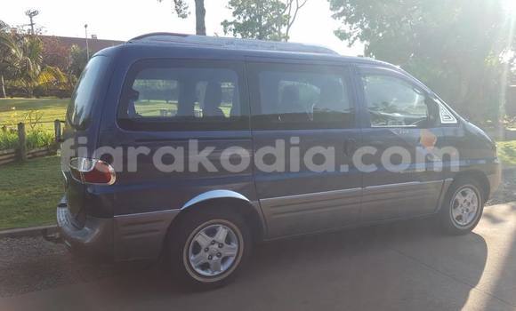 Hividy Hyundai Starex Blue Car in Andevoranto in Toamasina Hividy Hyundai Starex Blue Car in Andevoranto in Toamasina