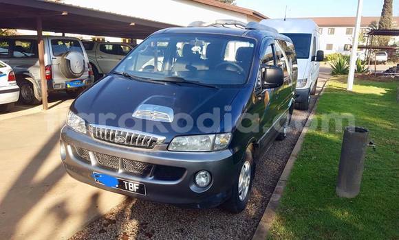 Hividy Hyundai Starex Blue Car in Andevoranto in Toamasina Hividy Hyundai Starex Blue Car in Andevoranto in Toamasina