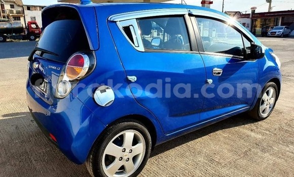 Hividy Chevrolet Spark Blue Car in Antananarivo in Analamanga Hividy Chevrolet Spark Blue Car in Antananarivo in Analamanga