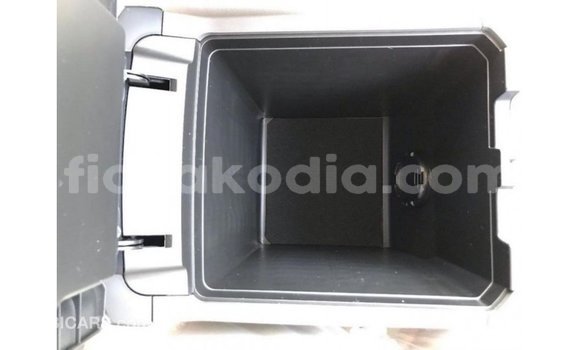 Acheter Import Voiture Toyota Prado Marron à Import - Dubai, Diana Acheter Import Voiture Toyota Prado Marron à Import - Dubai, Diana