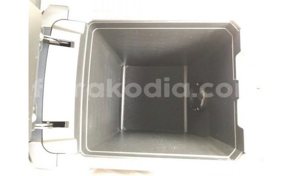 Acheter Import Voiture Toyota Prado Noir à Import - Dubai, Diana Acheter Import Voiture Toyota Prado Noir à Import - Dubai, Diana