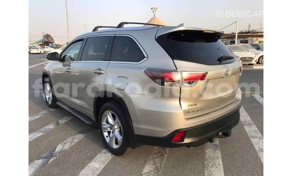 Hividy Toyota Highlander beige Car in Import - Dubai in Diana Hividy Toyota Highlander beige Car in Import - Dubai in Diana