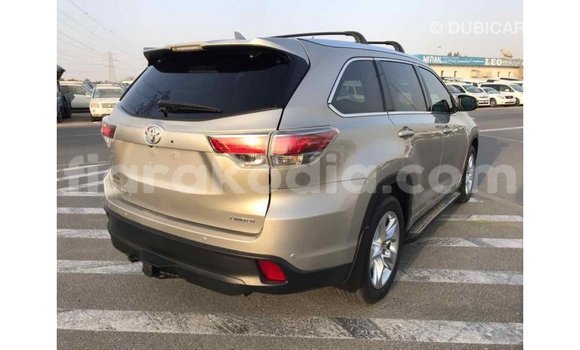 Hividy Toyota Highlander beige Car in Import - Dubai in Diana Hividy Toyota Highlander beige Car in Import - Dubai in Diana