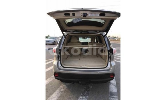 Hividy Toyota Highlander beige Car in Import - Dubai in Diana Hividy Toyota Highlander beige Car in Import - Dubai in Diana