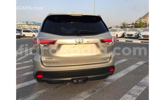 Hividy Toyota Highlander beige Car in Import - Dubai in Diana Hividy Toyota Highlander beige Car in Import - Dubai in Diana